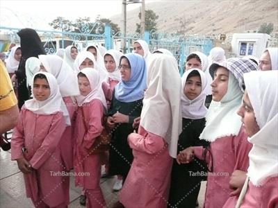 تصویر با کیفیت دختران روستایی در مدرسه